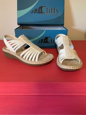 Cliffs by White Mountain Women's White Slingback Sandals NIB